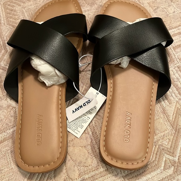 Old Navy Black Faux-Leather Cross-Strap Sandals / NWT/ 7.5 - Picture 4 of 6